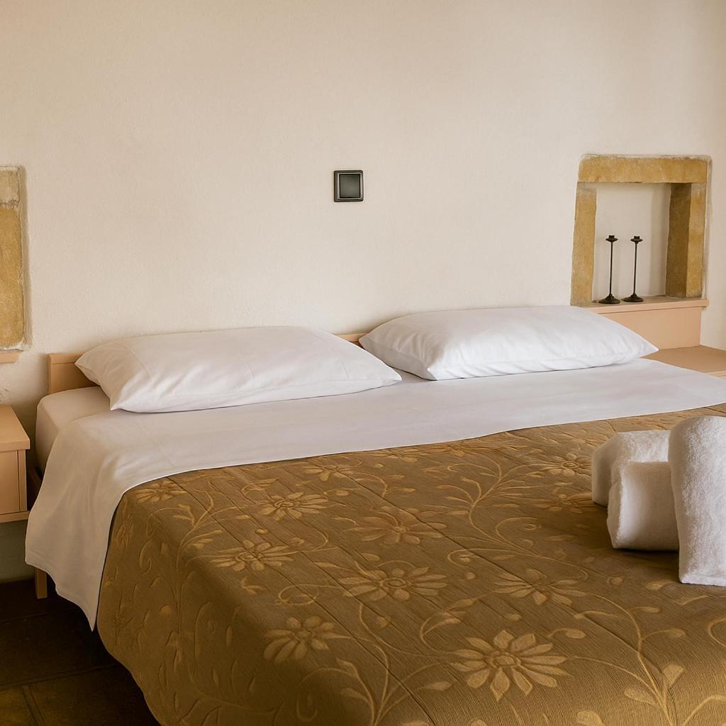 Menexes Suites Monemvasia Luaran gambar